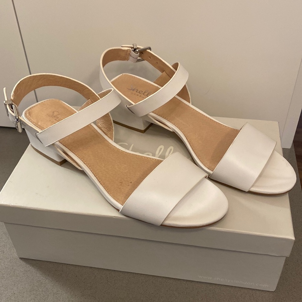 White leather square heeled sandal